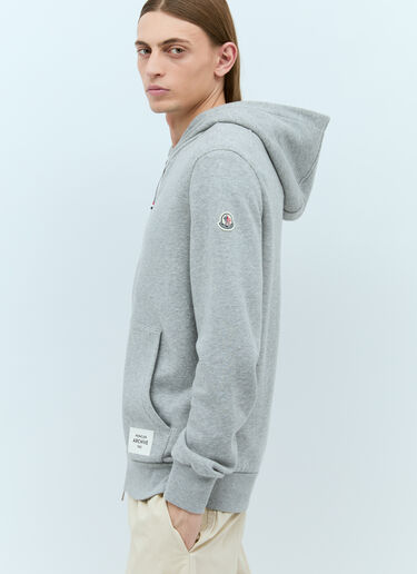 Moncler 로고 패치 후드티셔츠 그레이 mon0157033