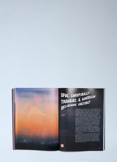 EXOTIKA MAGAZINE ISSUE 3: EXTRATERRESTRIAL. Antenne Books EXOTIKA MAGAZINE ISSUE 3: EXTRATERRESTRIAL. Green ane0564023