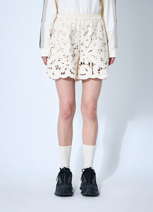 Moncler Embroidery Anglaise Shorts White mon0260014