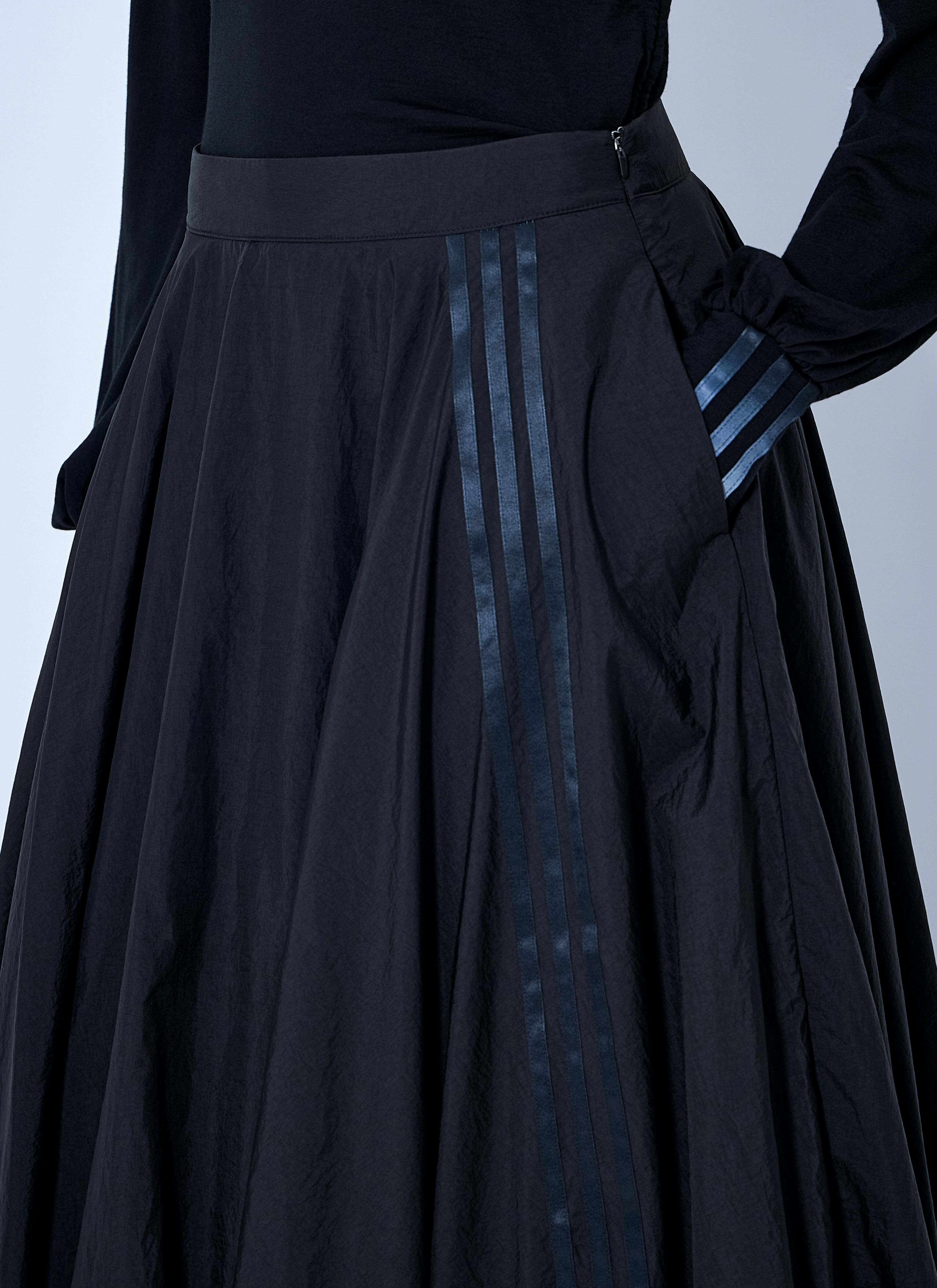 Y-3 Women's' Gradient 3-Stripes Nylon Balloon Skirt in Black | LN-CC®
