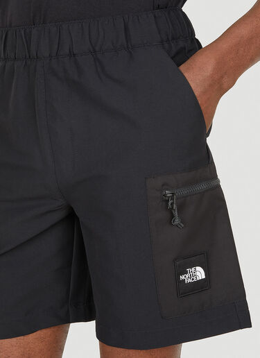 The North Face Black Box Logo Patch Cargo Shorts Black tbb0147018