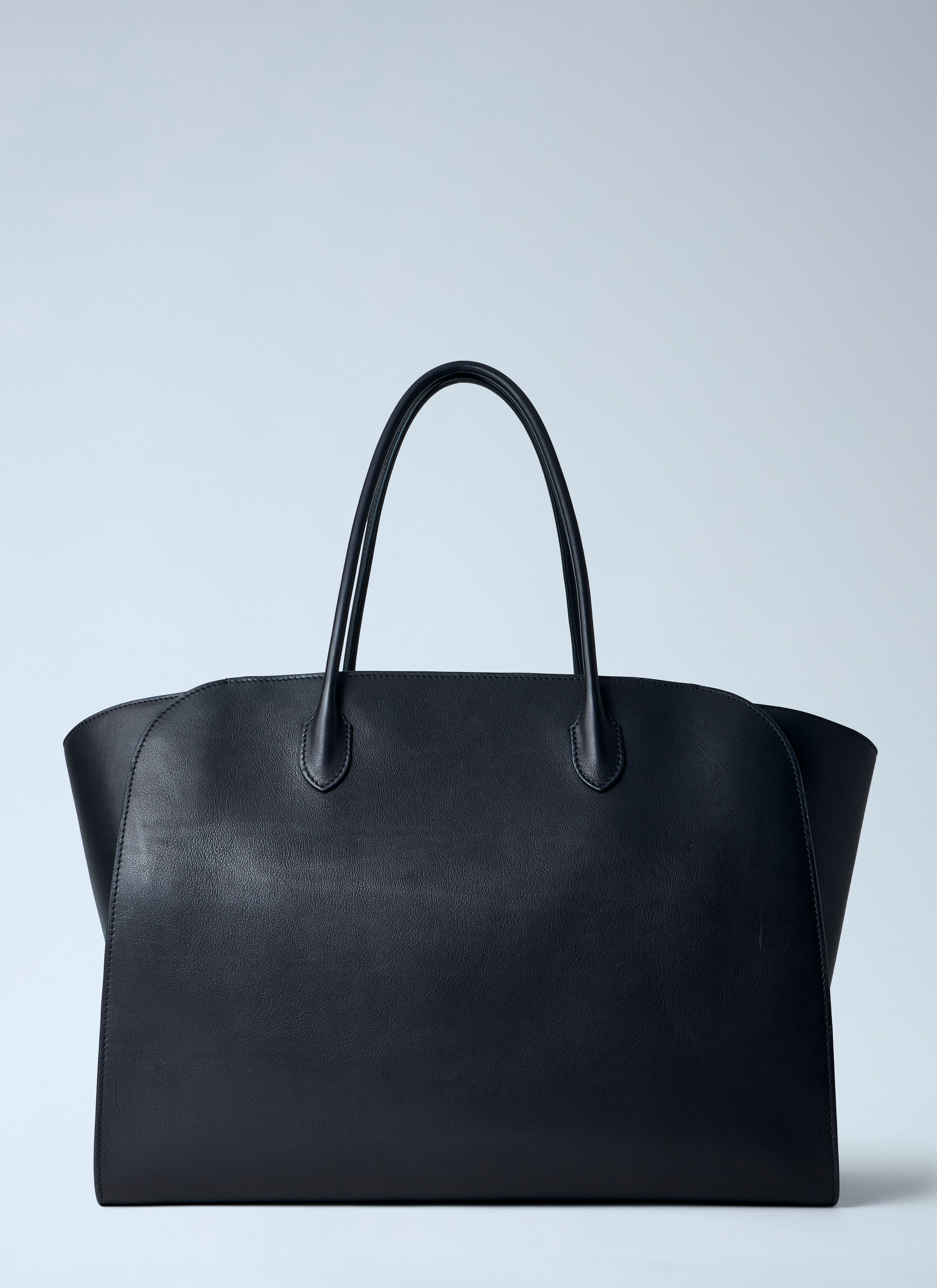 The Row Women's' Marlo 17 Handbag in Black | LN-CC®