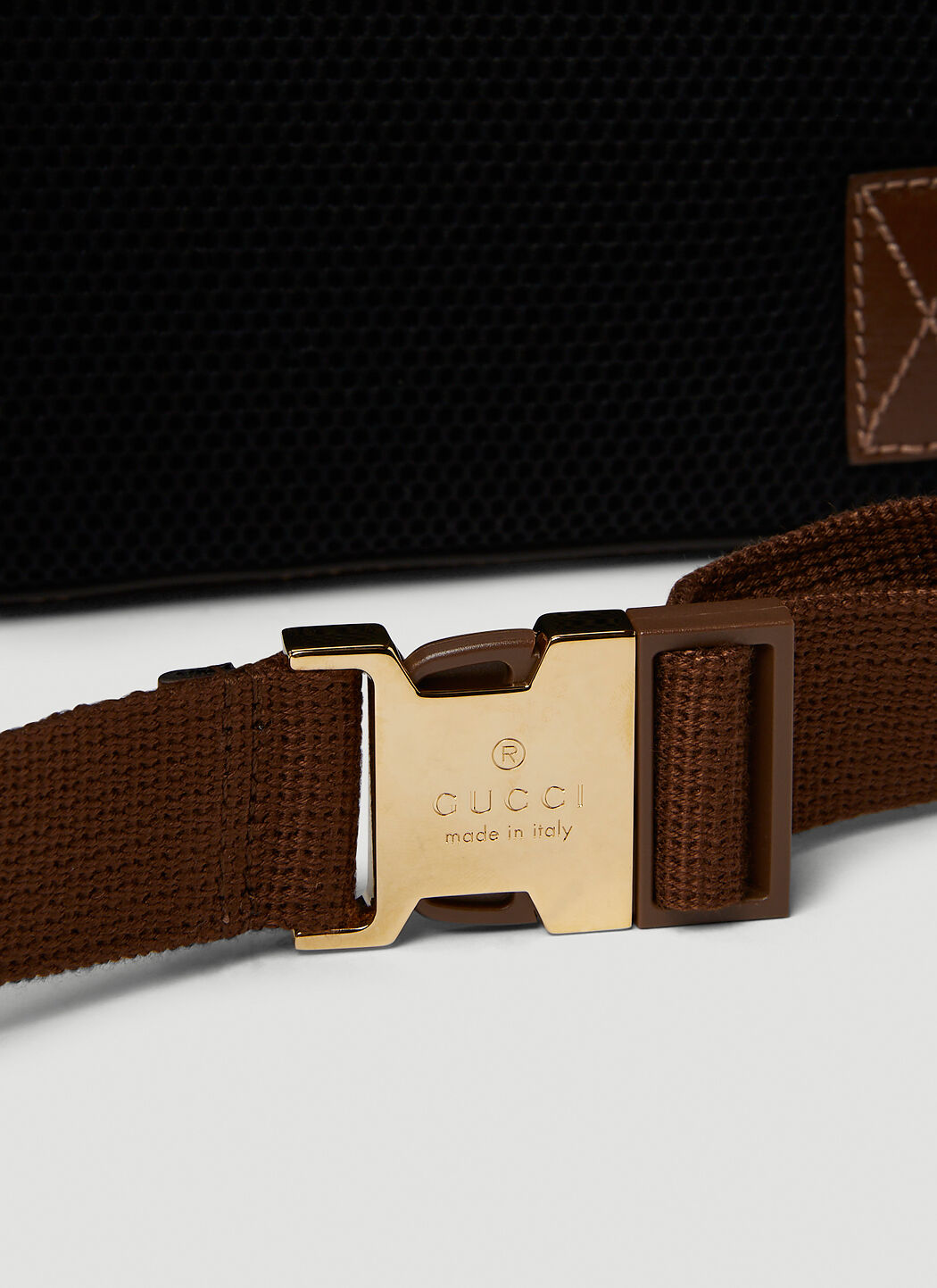 Gucci belt hot sale lion buckle