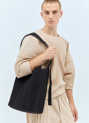 Homme Plissé Issey Miyake Utility Tote Bag Black hmp0157002