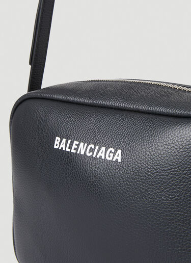 Balenciaga Everyday Medium Camera Crossbody Bag Black bal0247064