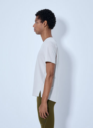 LN-CC® - HOKA: Everyrun Short Sleeve T-Shirt - Grey HOKA Everyrun Short Sleeve T-Shirt Grey hok0165034