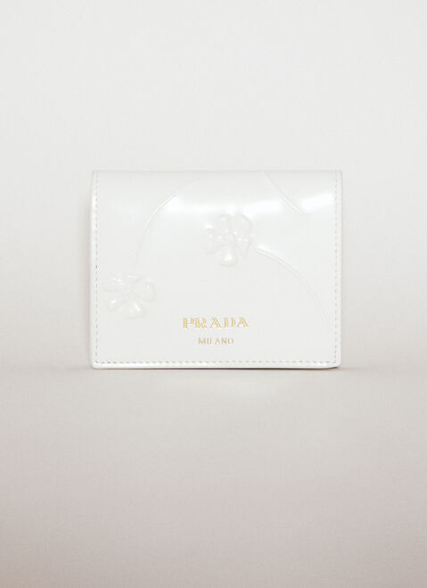 Prada フラワーエンボス二つ折りウォレット ブラック pra0255003