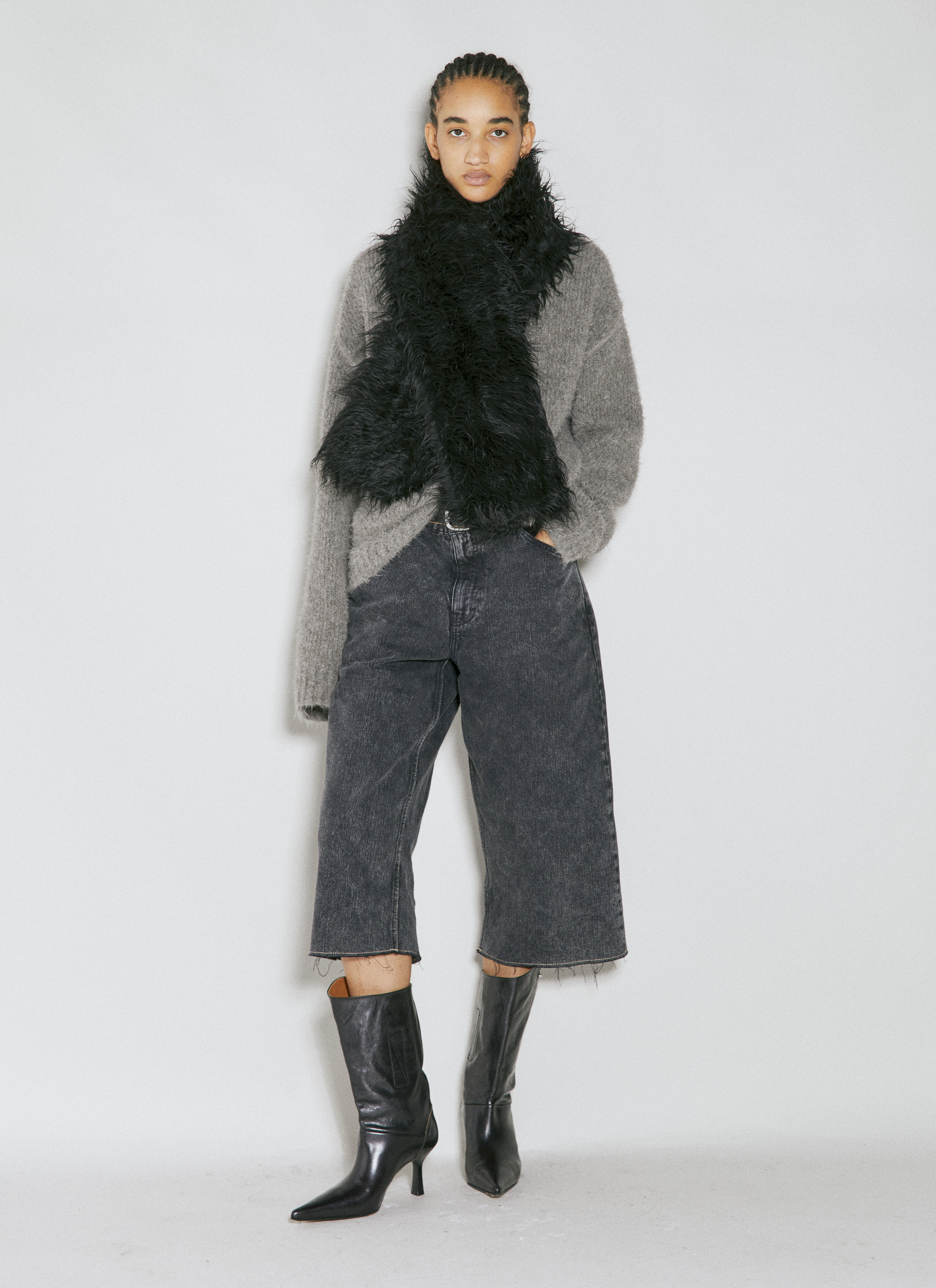 新発売 OUR LEGACY FROSS SCARF / BLACK FAKE FUR - 小物