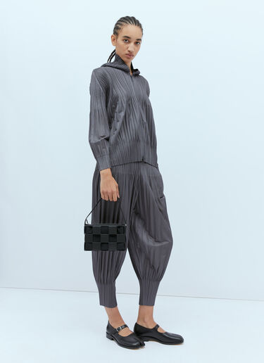 スクエア カットアウト・ショルダーバッグ Issey Miyake スクエア カットアウト・ショルダーバッグ ブラック ism0254006