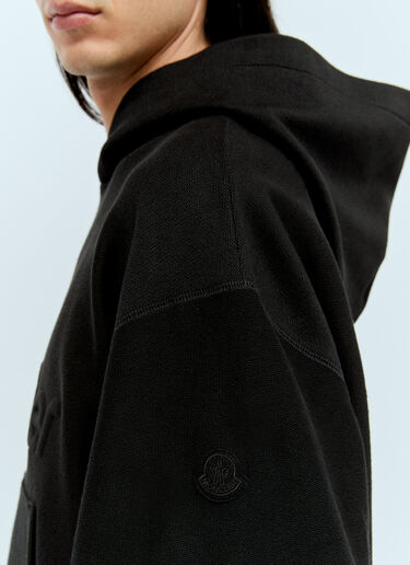 Moncler レイズドロゴフード付きスウェットシャツ ブラック mon0156012