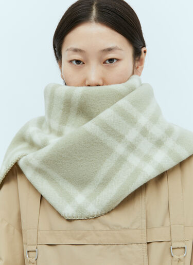 Burberry Check Wool Scarf Green bur0355001