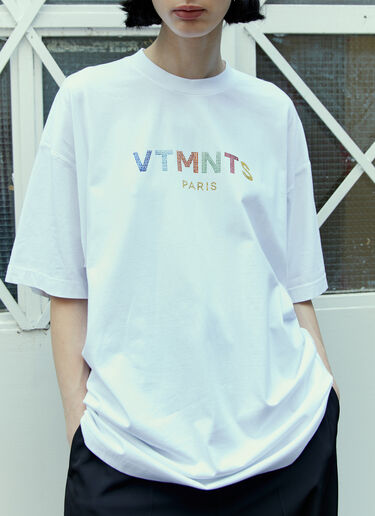 Crystal Embellished Logo T-Shirt VTMNTS Crystal Embellished Logo T-Shirt White vtm0354004