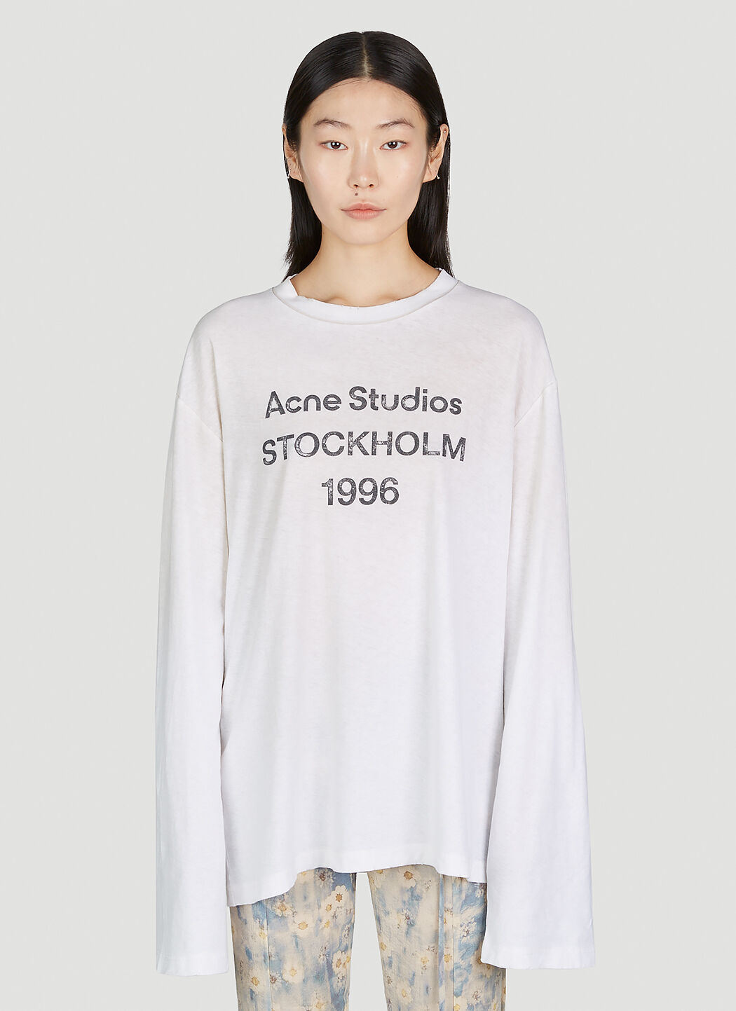Acne Studios 長袖Tシャツ 1996 ホワイト ダメージ サイズ s Acne Studios 長袖Tシャツ 1996 ホワイト ダメージ サイズ S Acne