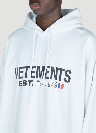 Vetements Flag Logo Hooded Sweatshirt White vet0154003