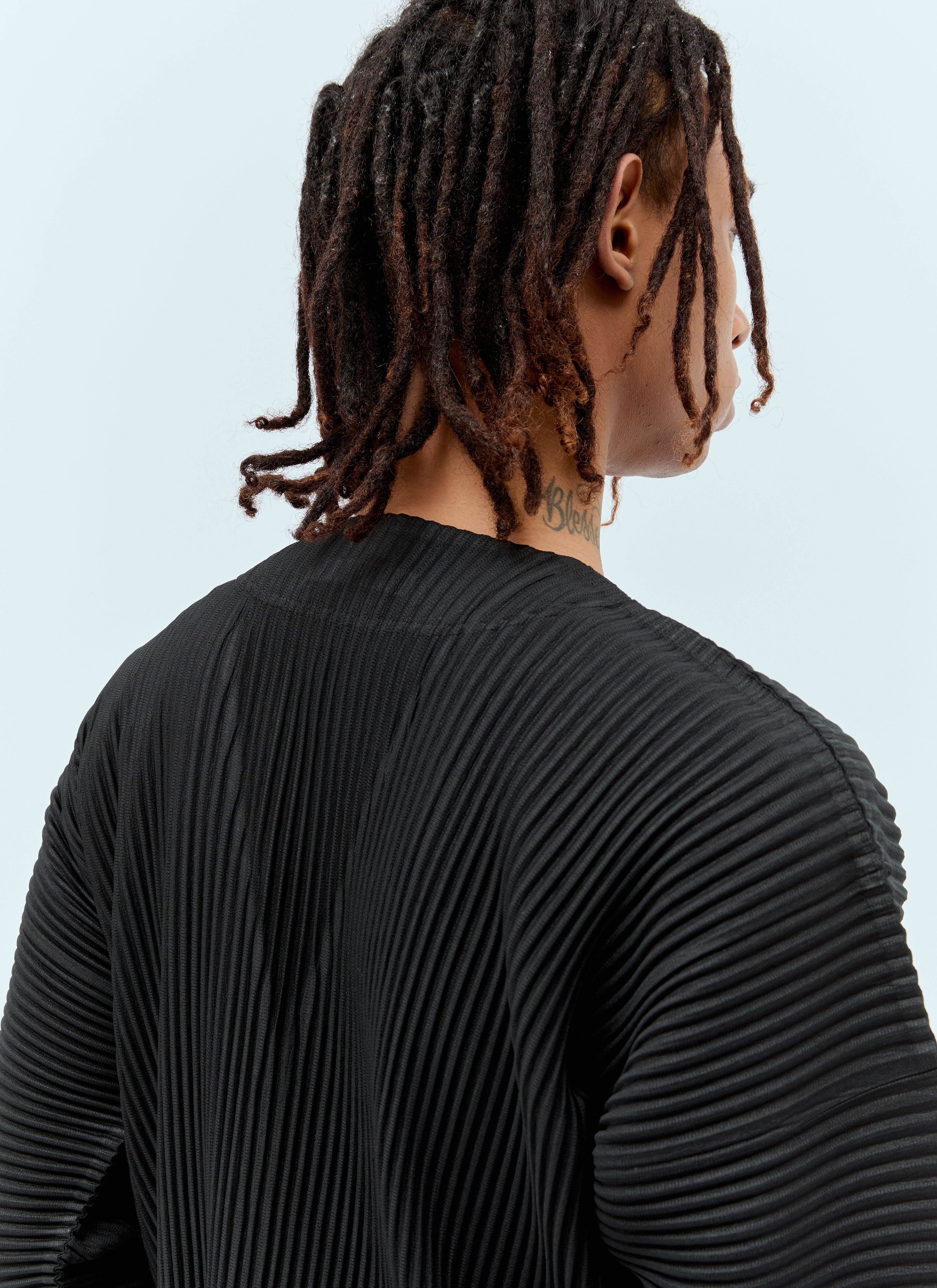 Homme Plissé Issey Miyake Men's' Pleated Cardigan in Black