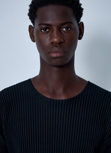 Homme Plissé Issey Miyake Pleated T-Shirt Black hmp0161017