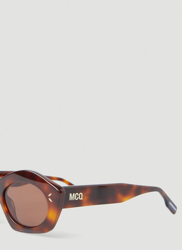 MCQ Curvy Cat Eye Sunglasses Brown mkq0247040