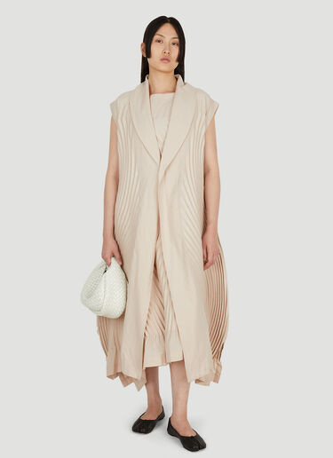 Issey Miyake 波纹无袖大衣 米 ism0249008