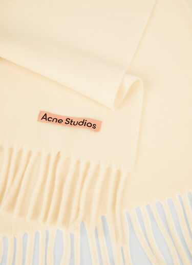 Acne Studios 프린지 스카프 크림 acn0148071