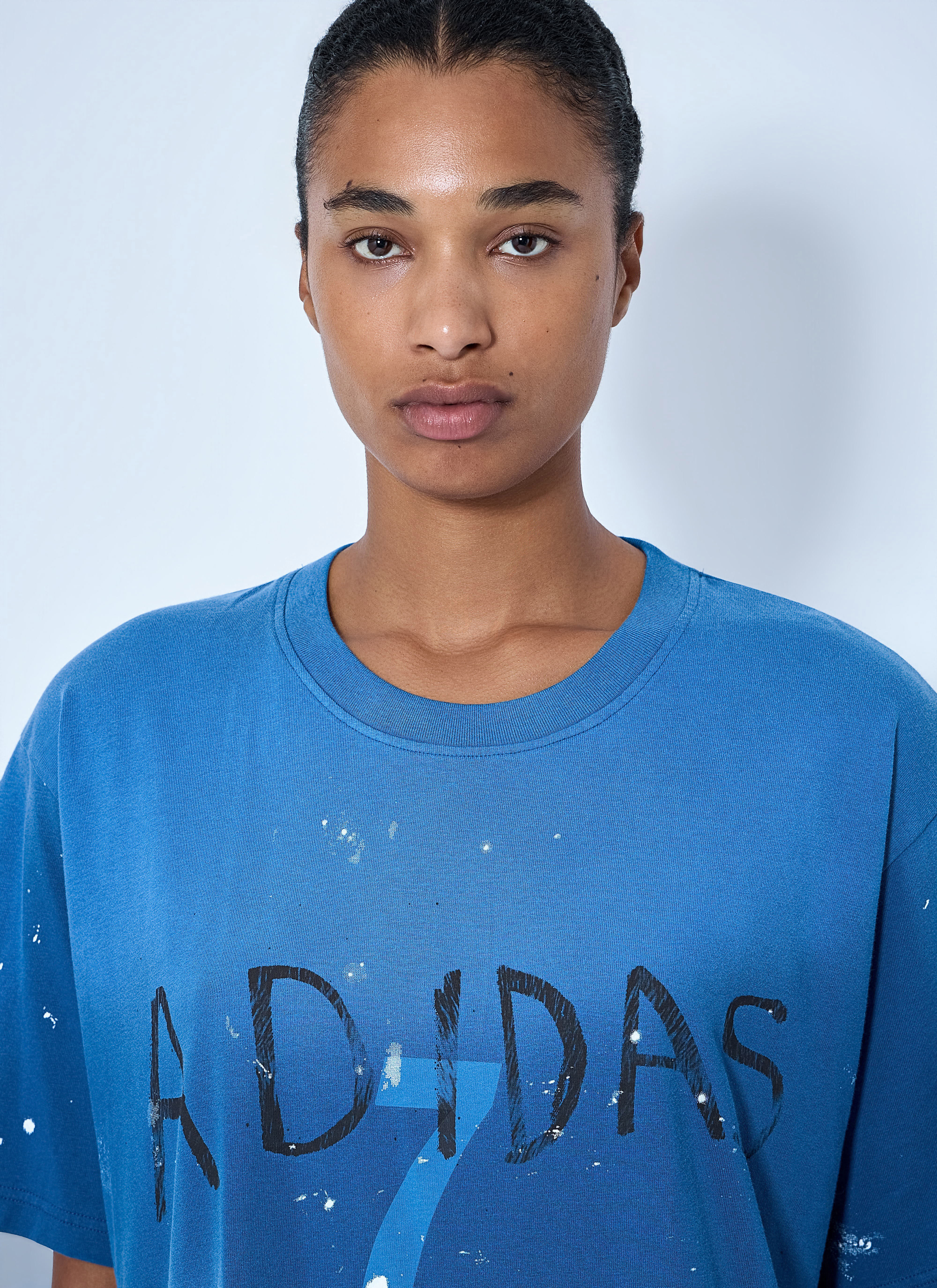 あおけん adidas x SFTM レディース 007 コットンTシャツ の 青 | LN-CC®