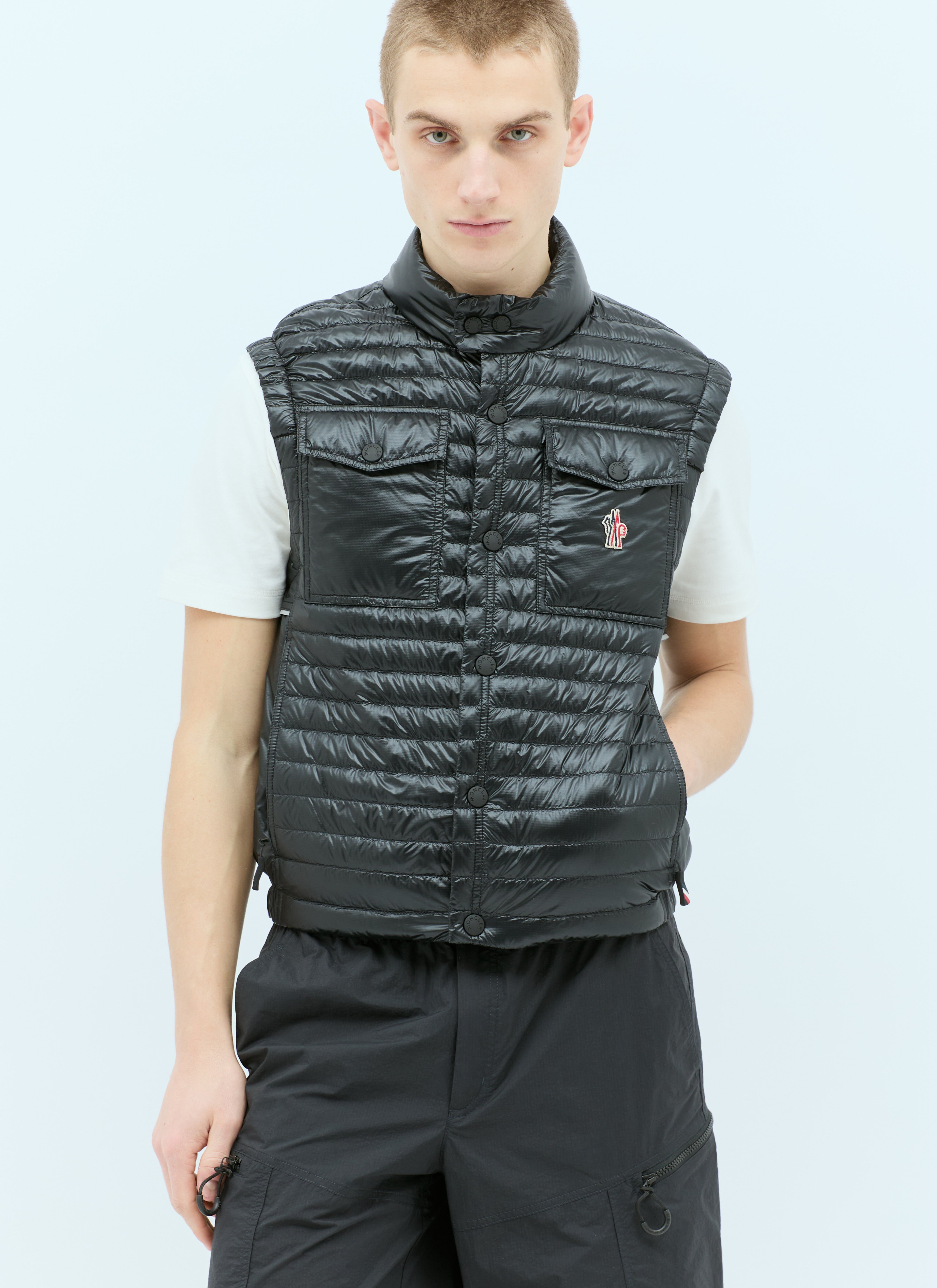 Moncler Grenoble オロンダウンジレ ブラウン mog0155002