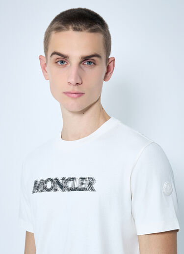 Moncler Logo Print T-Shirt Off white mon0159046