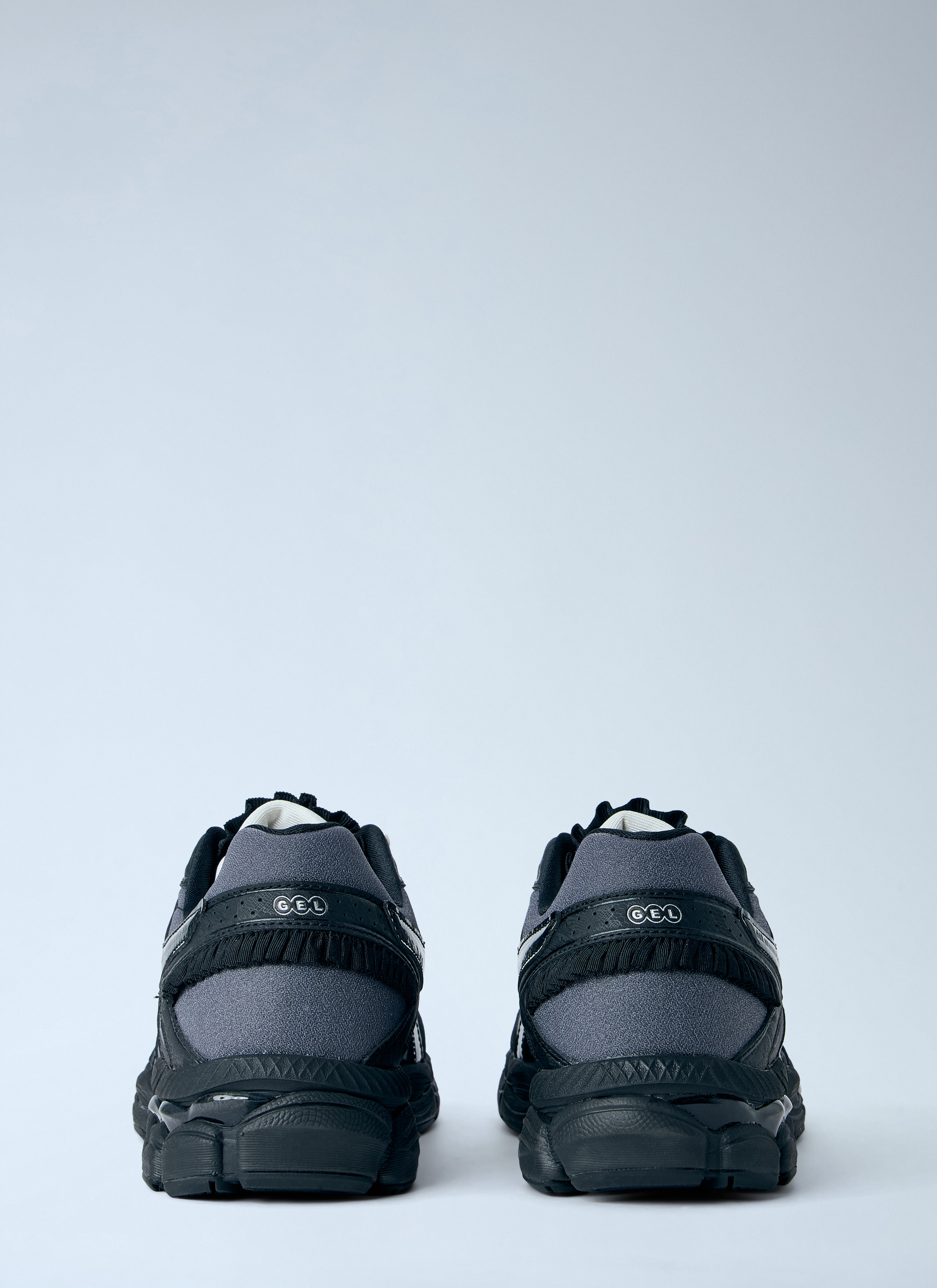 Asics by Griff レディース Gel-Cumulus™ 16 Sneakers の Black | LN-CC®