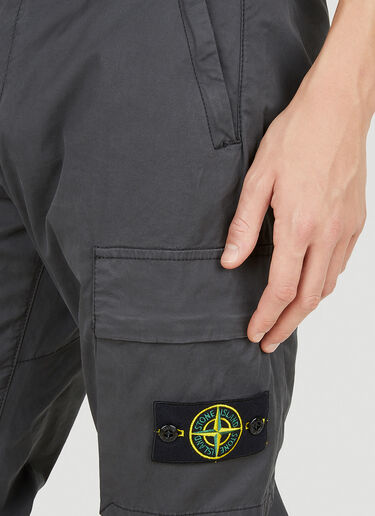 Stone Island 컴퍼스 패치 카고 팬츠 그레이 sto0150113