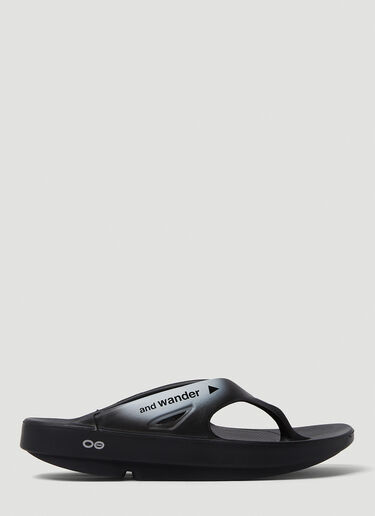 And Wander x OOFOS Original Recovery Flip Flops Black anw0148039
