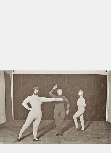 Books Human - Space - Machine. Stage Experiments at the Bauhaus Black don0590115