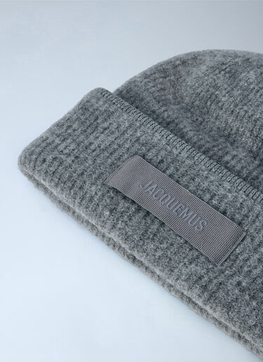 LN-CC® - Jacquemus: Logo Motif Beanie Hat - Dark Grey Jacquemus Logo Motif Beanie Hat Dark Grey jac0362027