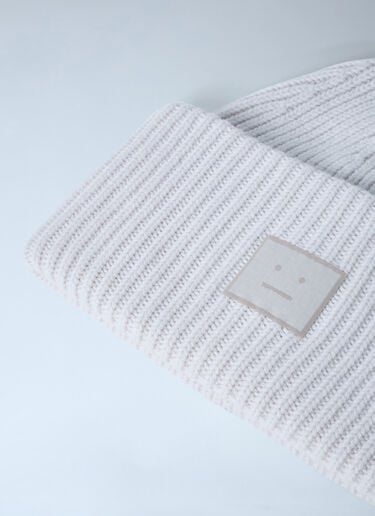 大号方脸徽标无檐便帽 Acne Studios 大号方脸徽标无檐便帽 浅灰色 acn0162046