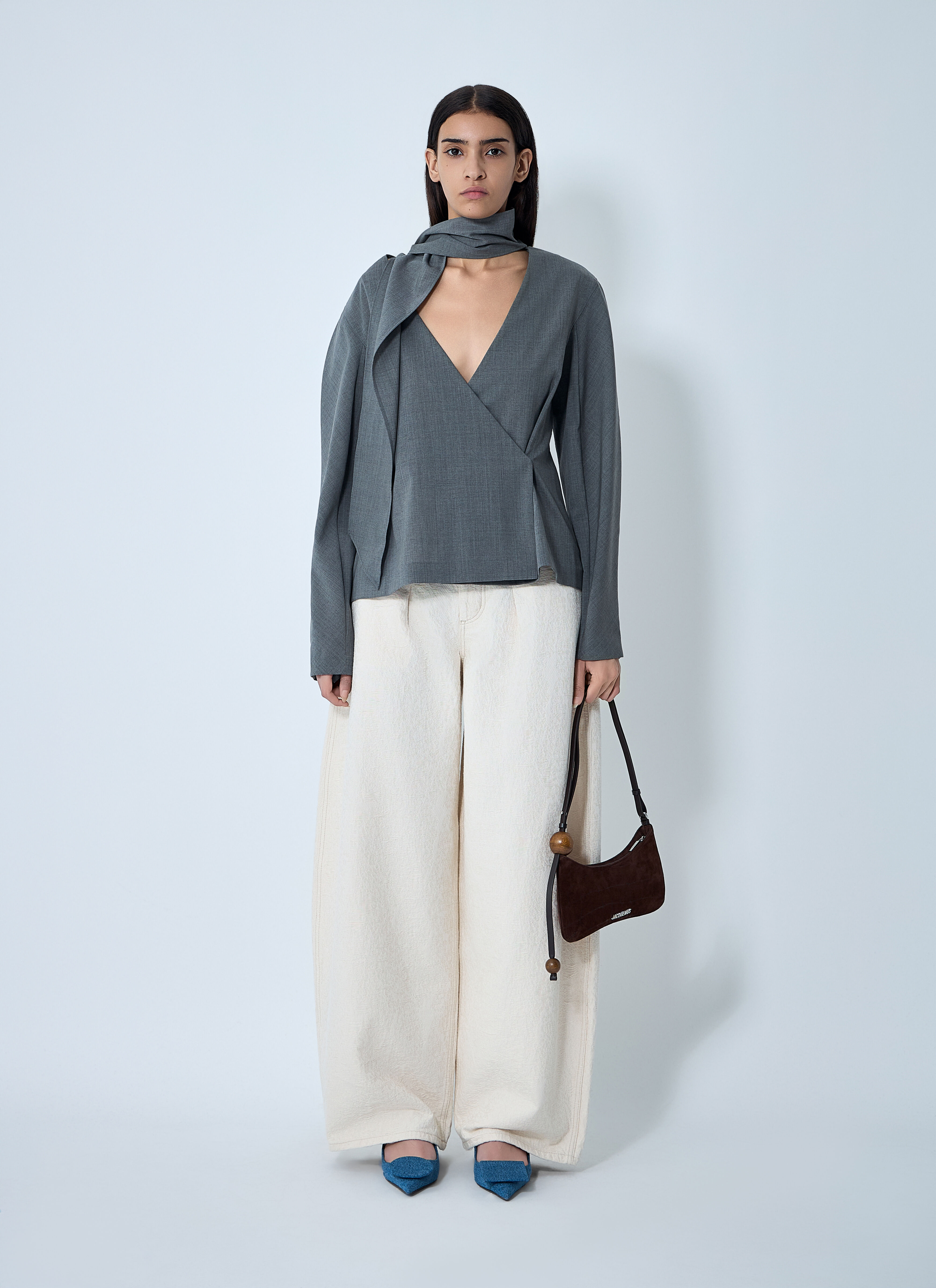 Jacquemus Women's' La Blouse Chale in Grey | LN-CC®