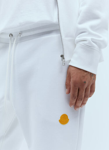 Moncler 로고 패치 트랙 팬츠 화이트 mon0156014