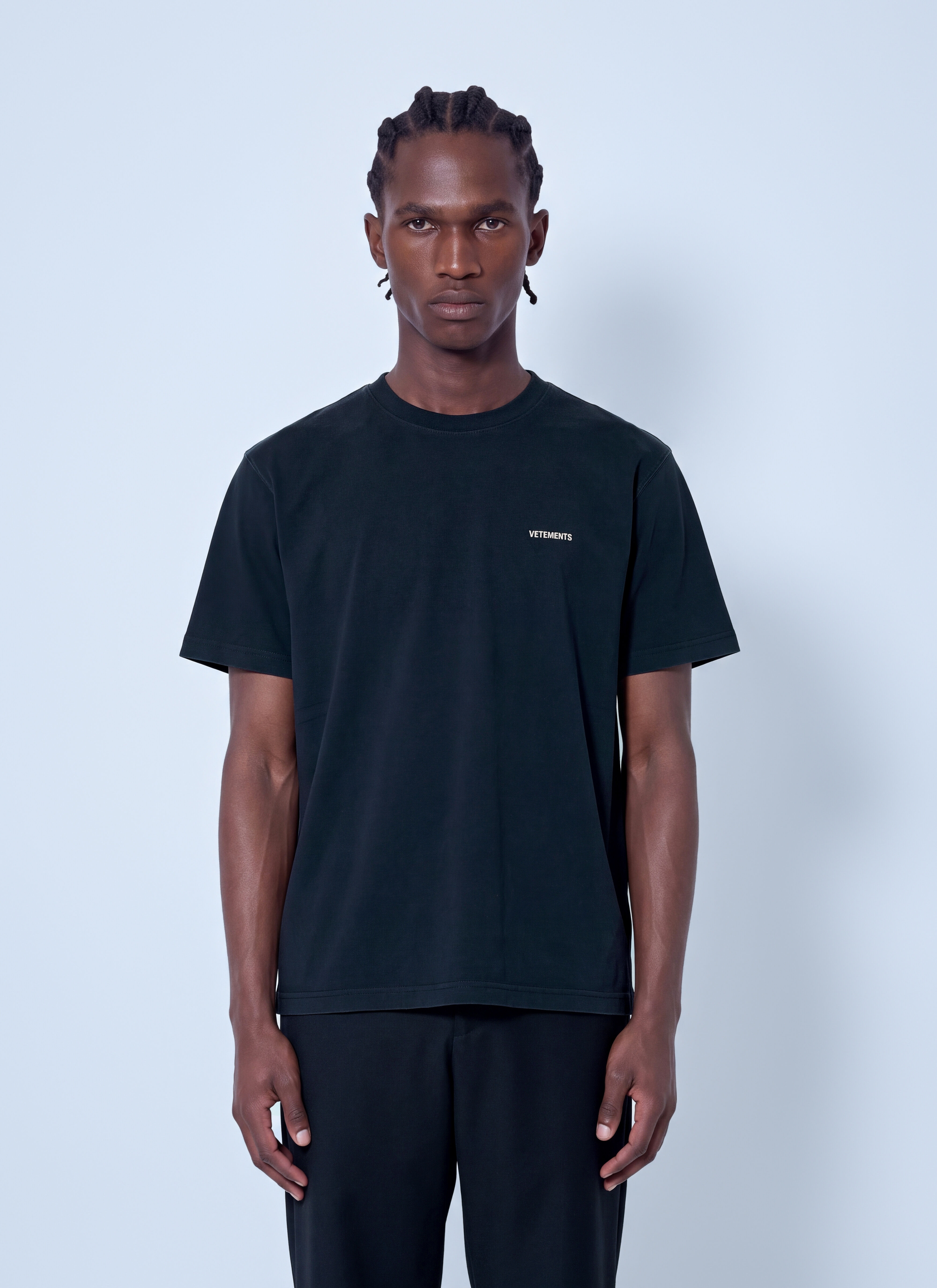ヴェトモン(VETEMENTS) メンズ Tシャツ、フーディー & ソックス | LN-CC®