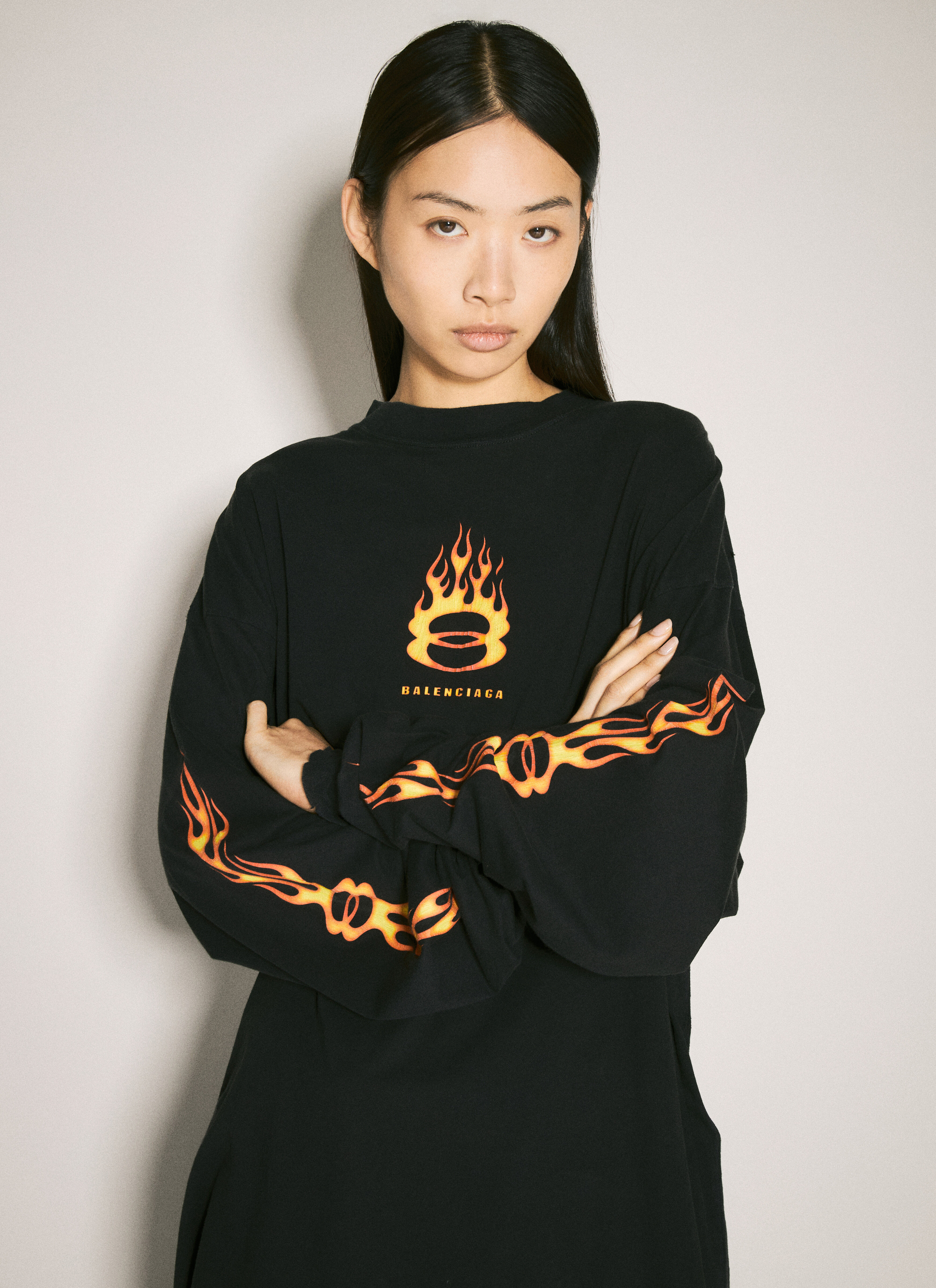 Black balenciaga t shirt women's discount