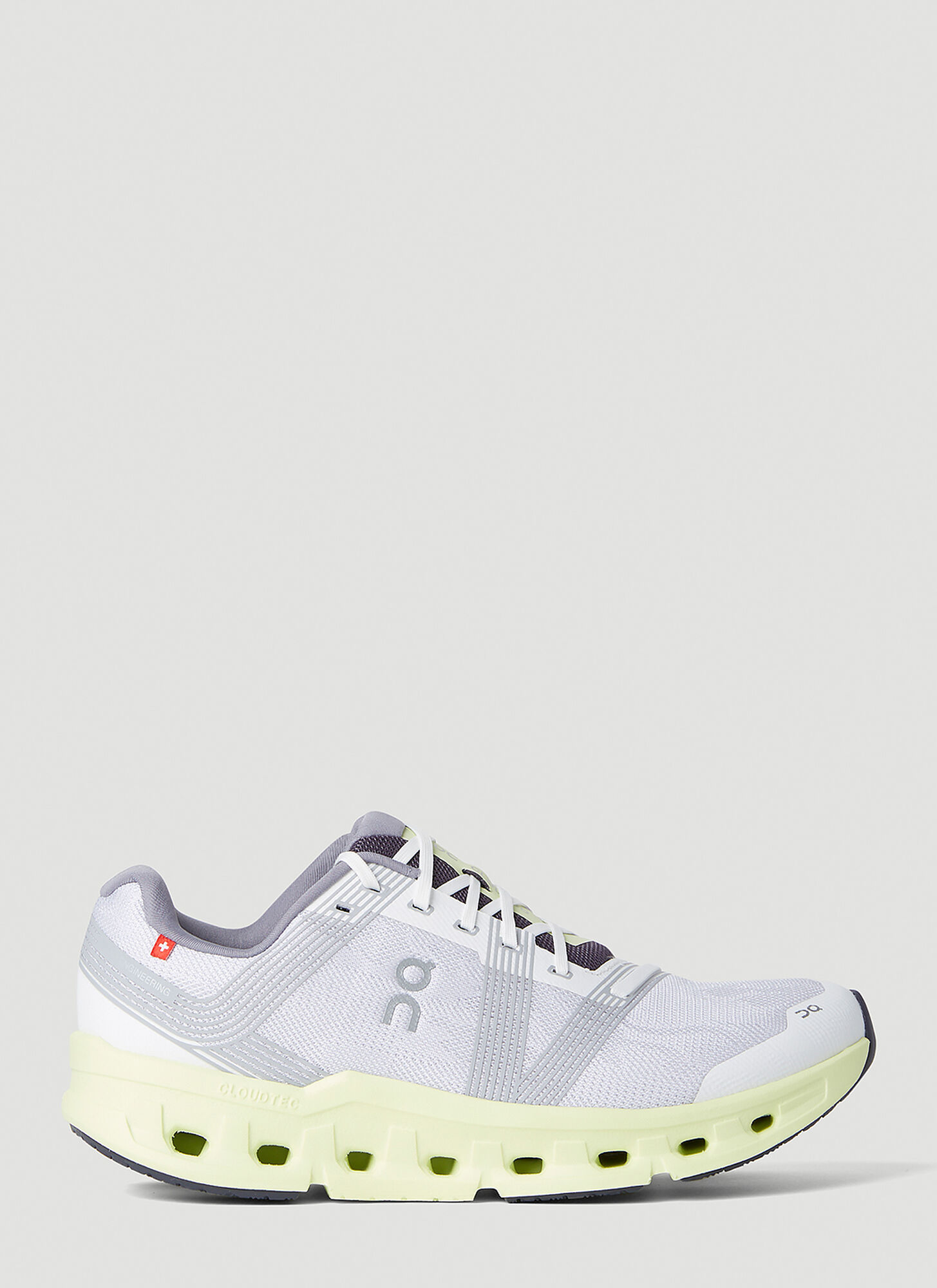 On Cloudgo Trainers In Grey