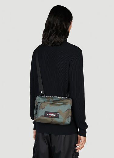 Eastpak x UNDERCOVER Camouflage Crossbody Bag Blue une0152007