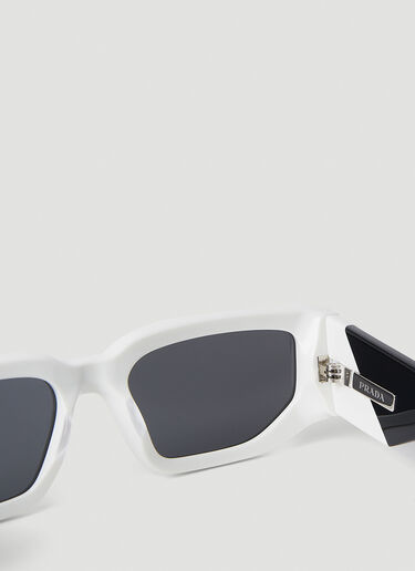 Prada D 形框太阳镜 白色 lpr0251004