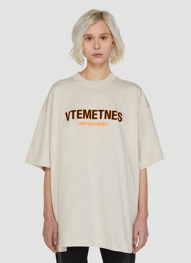 VETEMENTS Think Differently T-Shirt White vet0247004