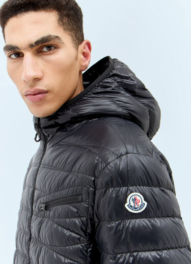 Moncler Levanter 短款羽绒服 黑色 mon0157018