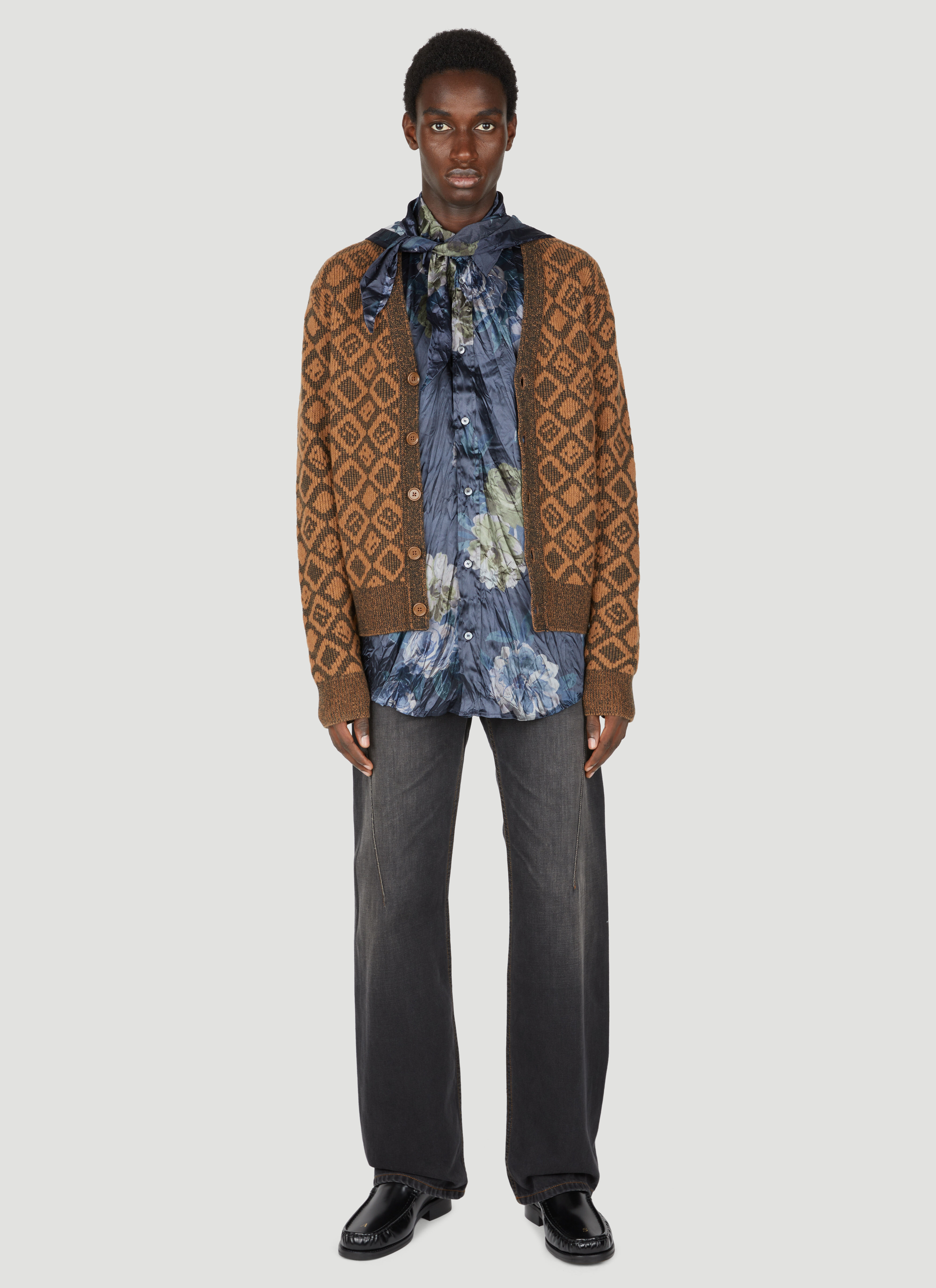 Acne studios リボン柄シャツ アクネ ストゥディオズ 23年春夏、リボンプリントのシャツや花柄パンツ