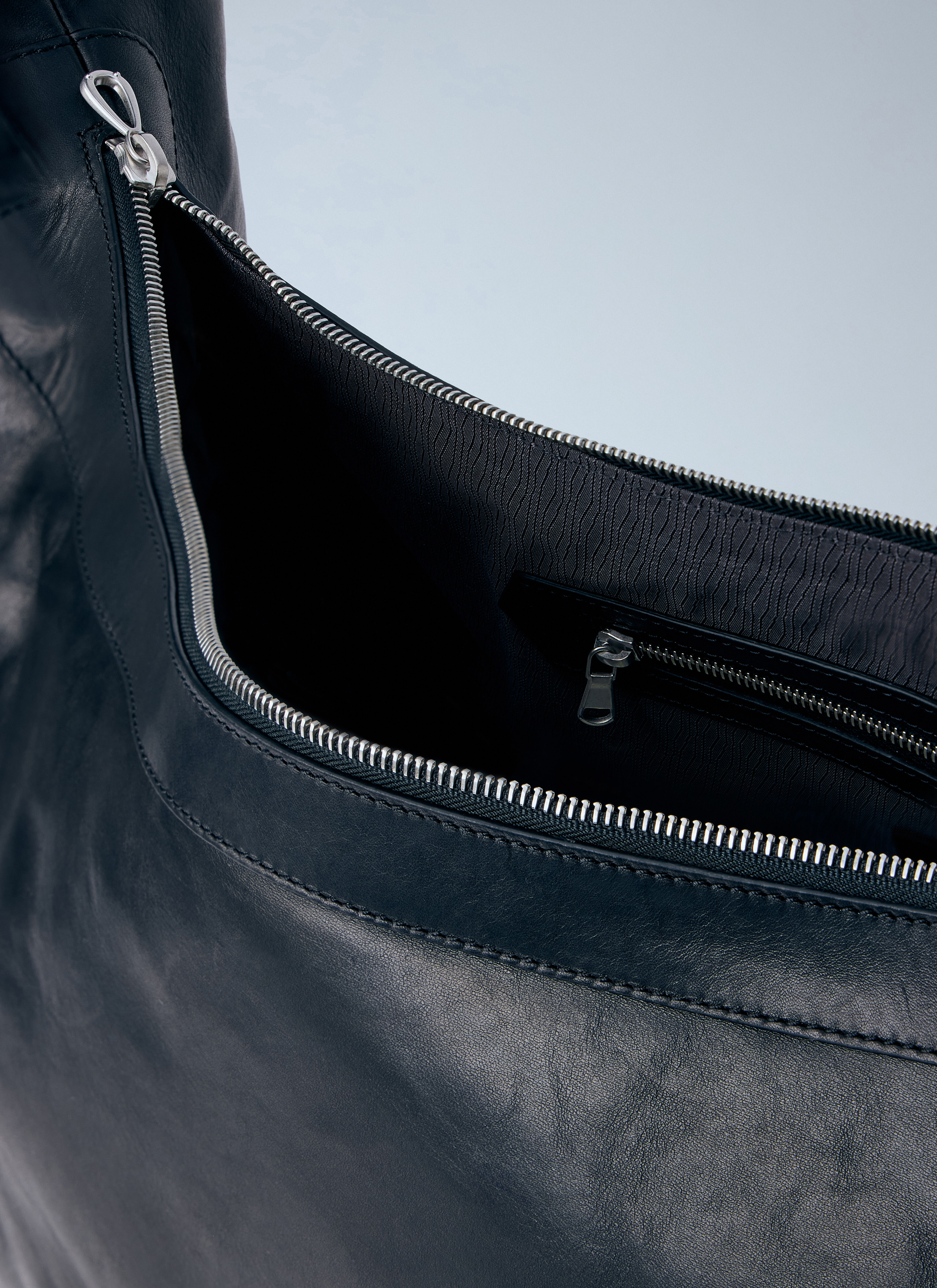 Kiko Kostadinov Men's' Moravia Leather Bag in Black | LN-CC®
