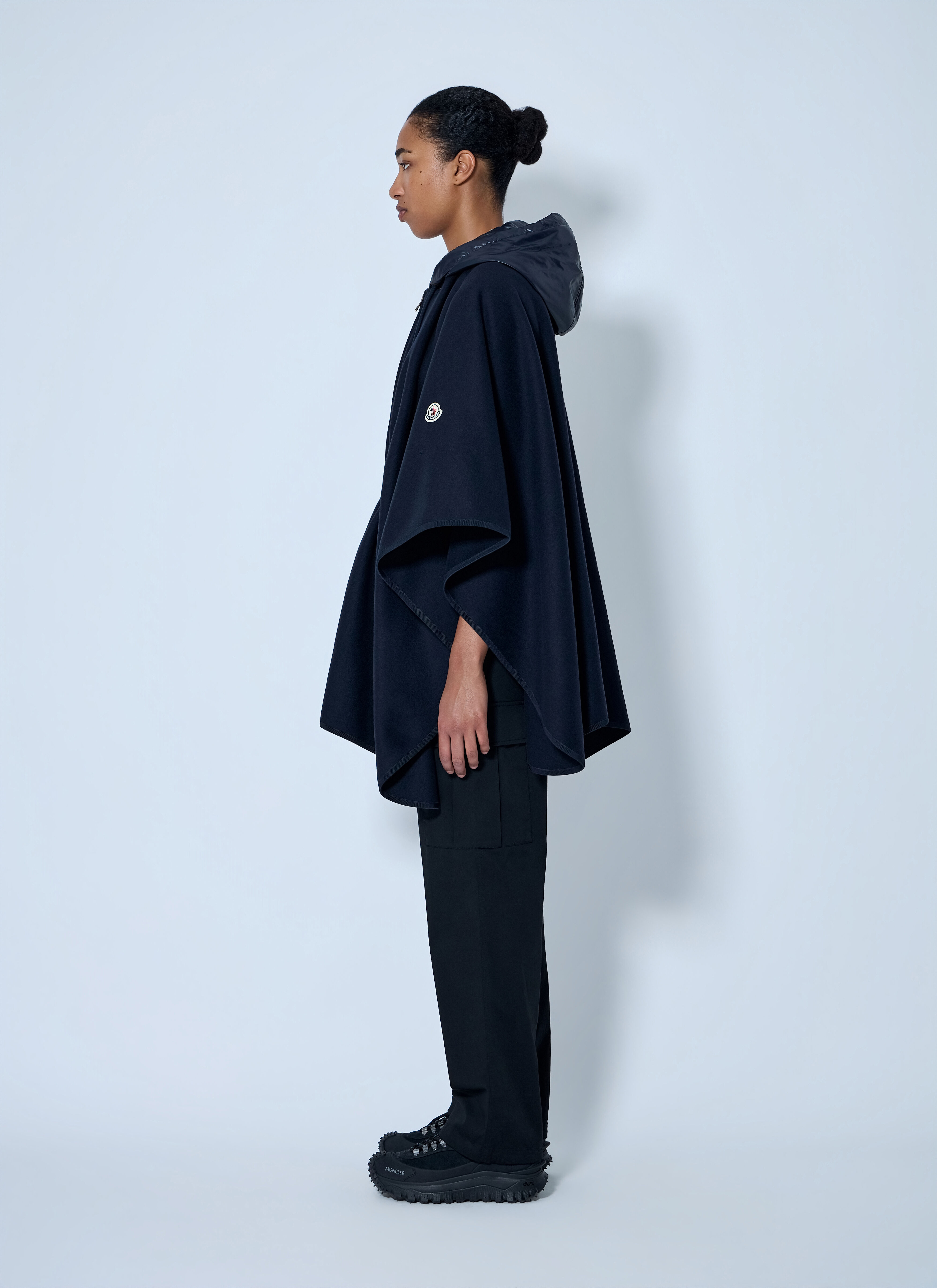 MONCLER ネイビー ポンチョ　Ｍサイズ Moncler Women's' Hooded Cape with Belted Waist in Navy | LN-CC®