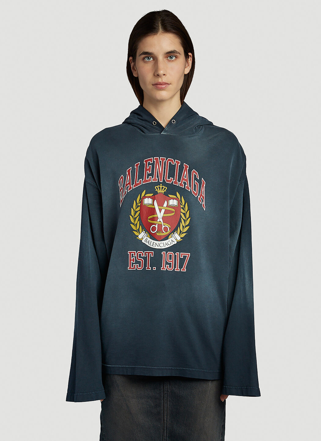 Balenciaga est 1917 2025