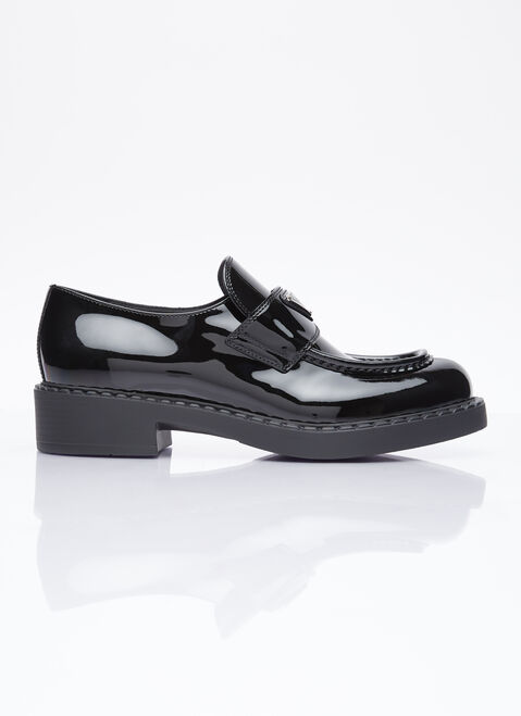 Prada ロゴプレートローファー ブラック pra0255003