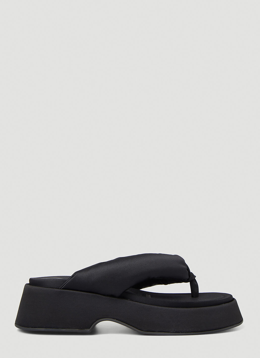 Padded clearance flip flops