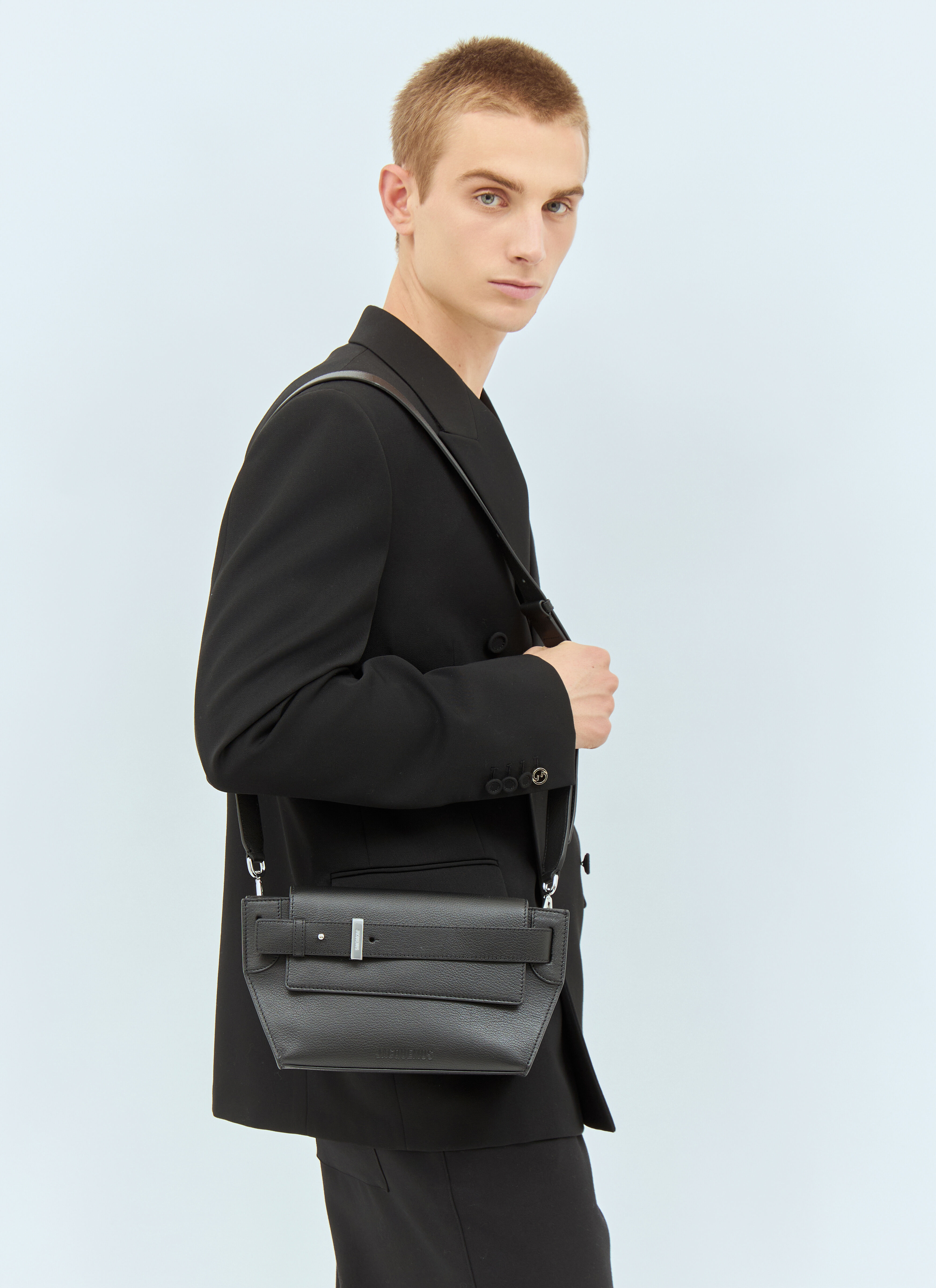 Jacquemus Men s Capri Messenger Shoulder Bag in Black LN CC