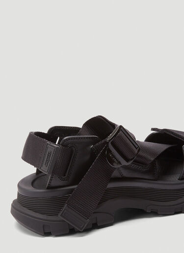 Alexander McQueen Tread 凉鞋 黑 amq0146036