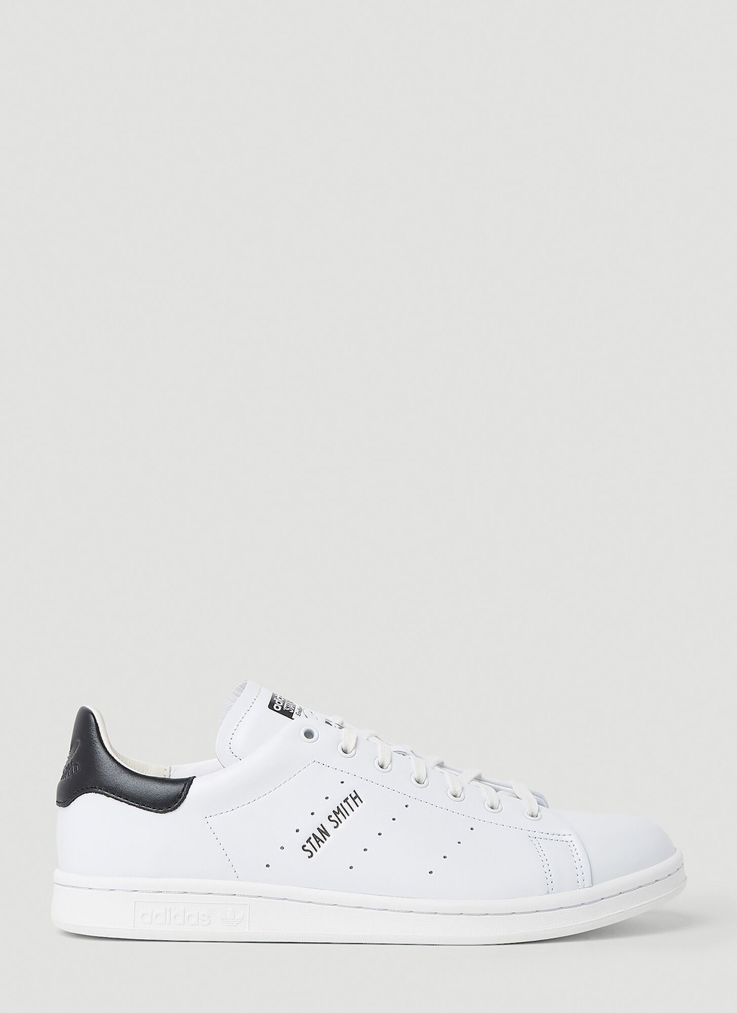 Adidas Originals Stan Smith Logo印花运动鞋 In White